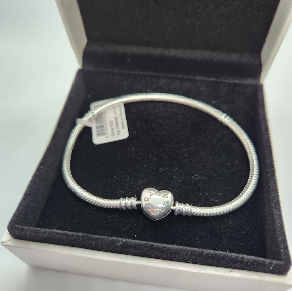 Pandora Moments Sparkling Heart Claps Snake Chain Bracelet Size 8.3 inches - Picture 4 of 7